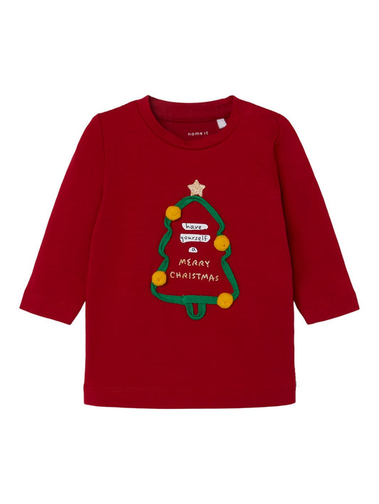 Camiseta de bebé color rojo manga larga con estampado navideño de un arbol de navidad con borlas amarillas Name It