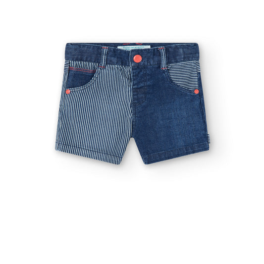 Bermudas jeans de niño Boboli con dos estampados uno liso y otro de rayas y detalles rojos en boton y remaches bolsillos delante y detras