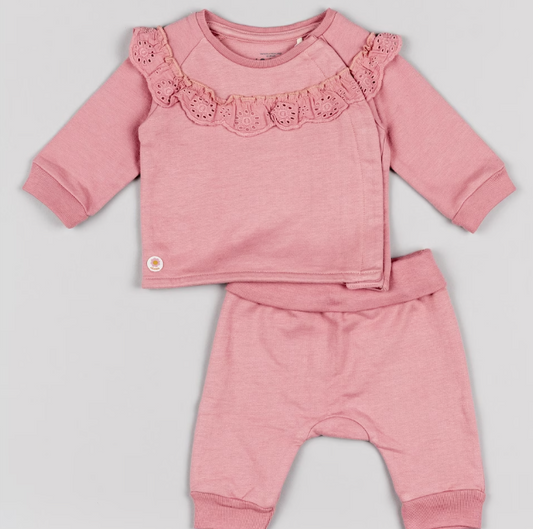 conjunto bebe niña compuesto por sudadera de manga larga apertura por delante con volante bordado y pantalón en color rosa Losan