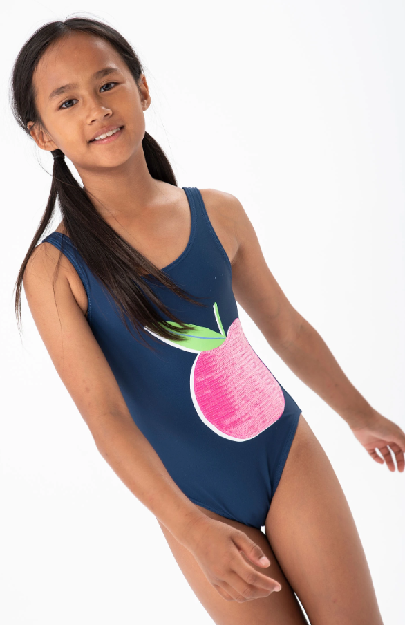 bañador de niña color azul oscuro con una manzana grande estampada con lentejuelas Boboli