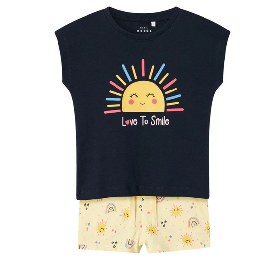 conjunto niña Name It camiseta de manga corta y short colores negro y amarillo estampado de soles y arco irirs algodon Koskids